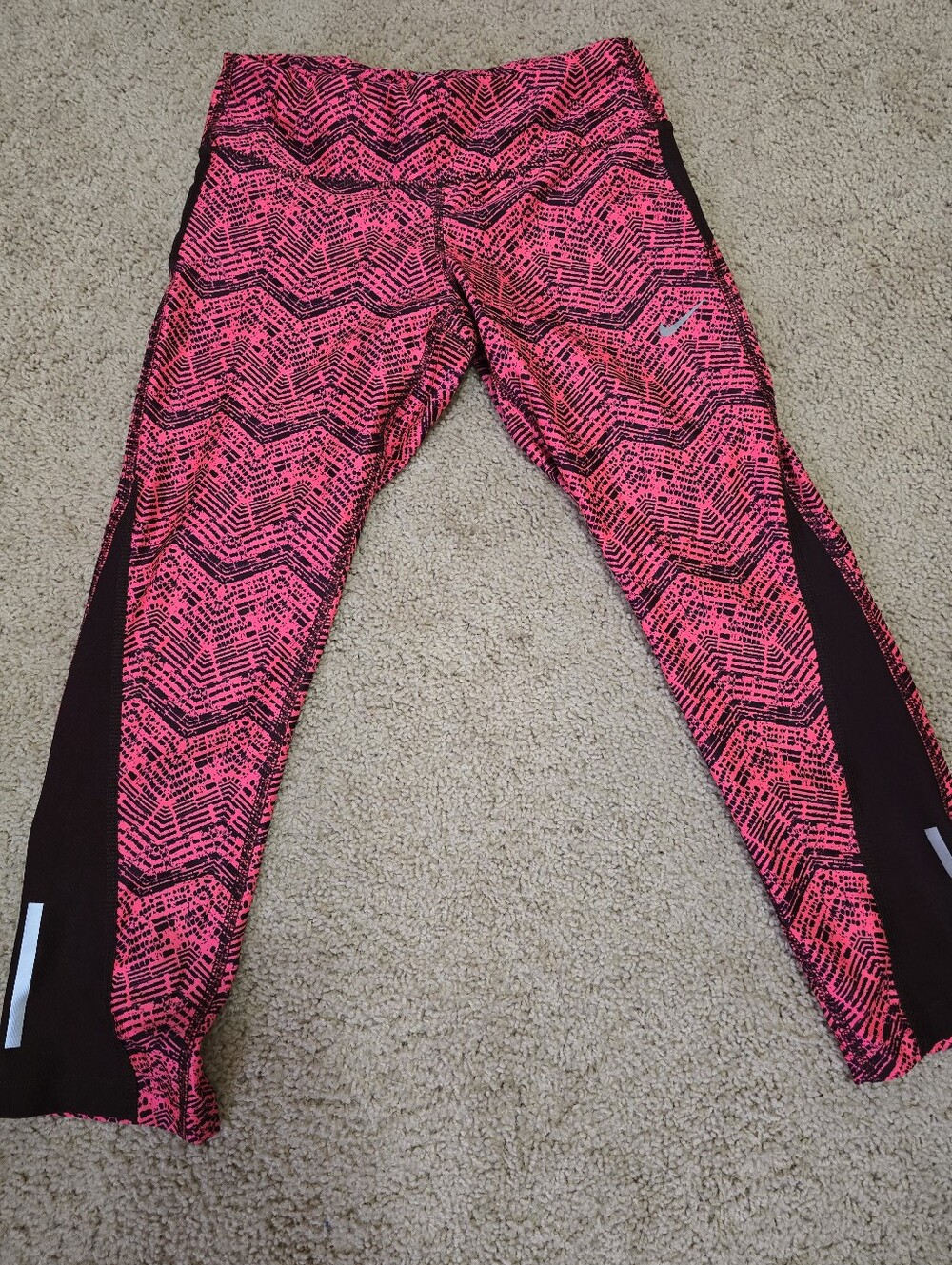 Women's Pink Patterned Active Capri Leggings